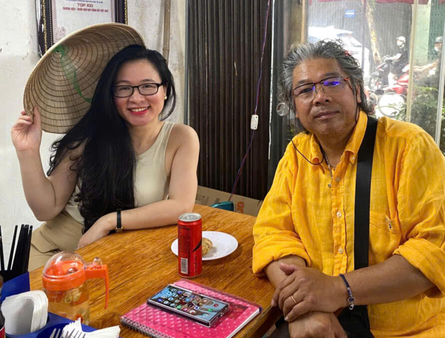 Hanoi private culture experience learning Vietnamese on the street